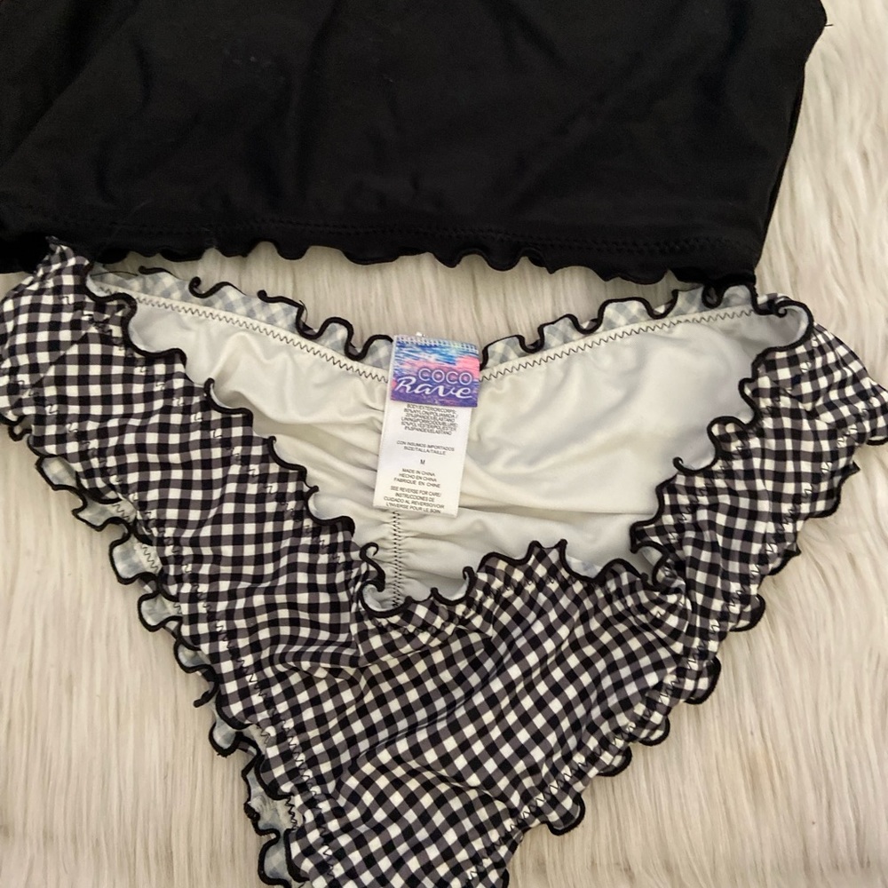 Black and white Bikini set top and bottom size medium